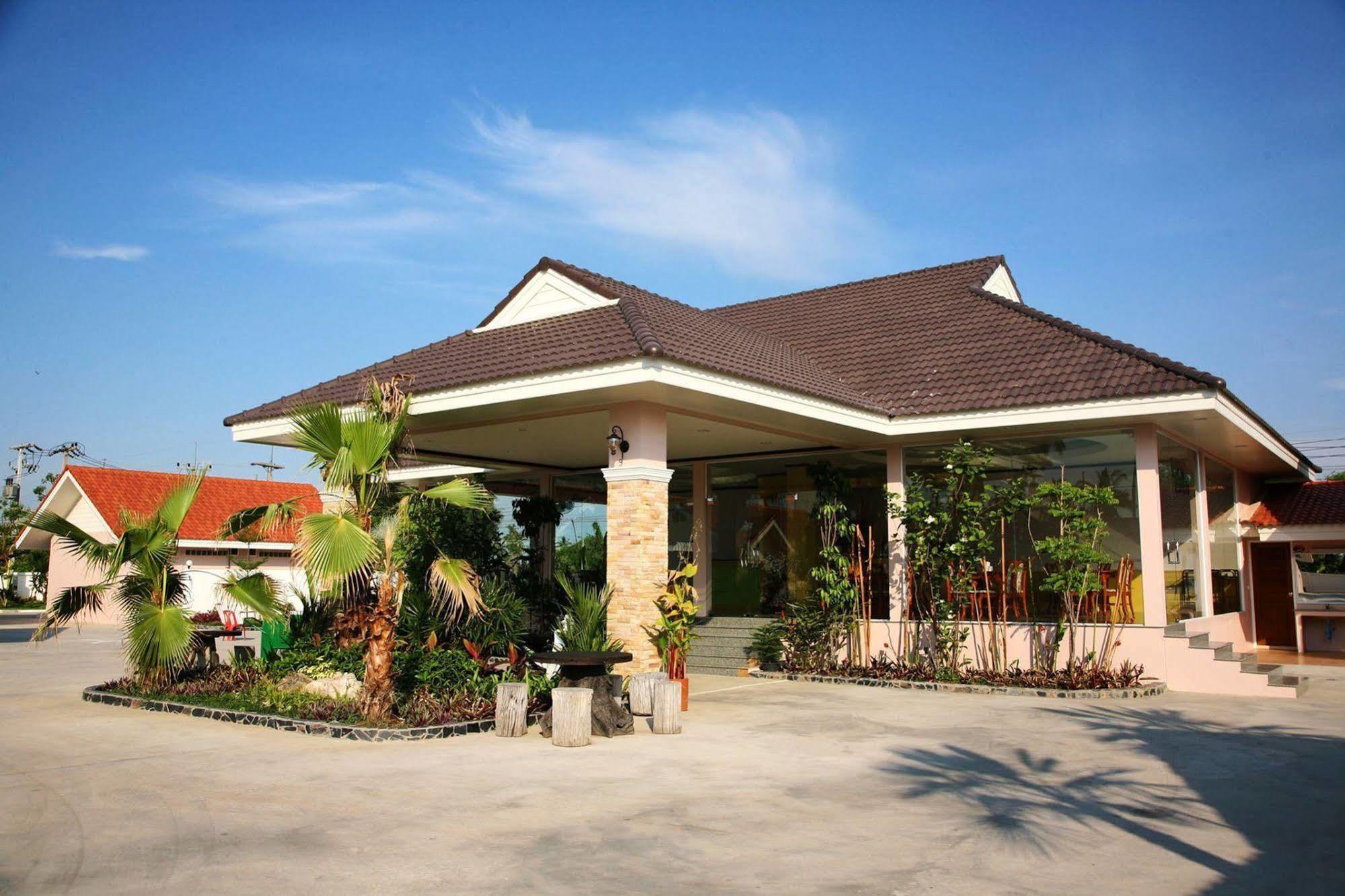 Soda Resort Kamphaeng Phet Bagian luar foto