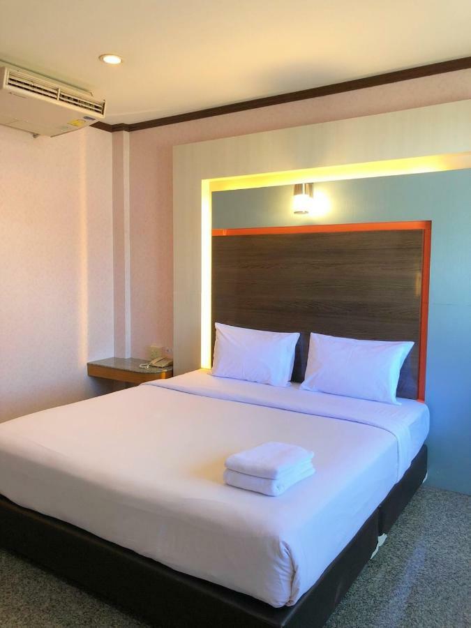 Soda Resort Kamphaeng Phet Bagian luar foto